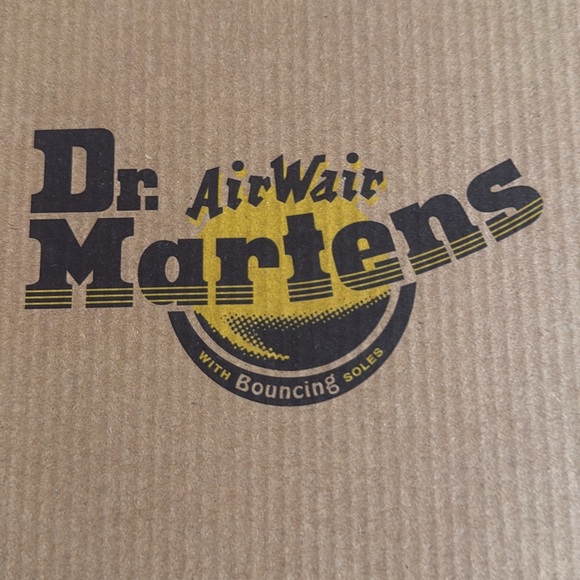 Dr. Martens Black Leather Boots UNISEX - Picture 9 of 9